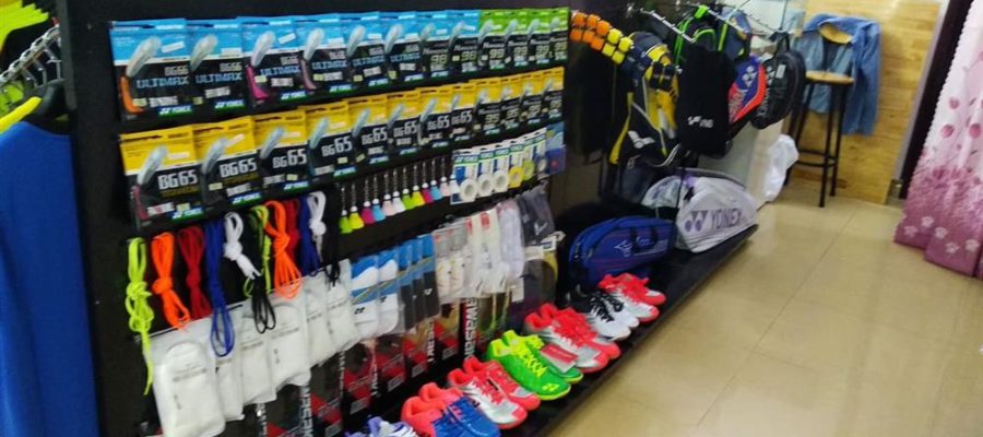 Bên trong shop cầu lông VNB Quận 7. Ảnh: ShopVNB.
